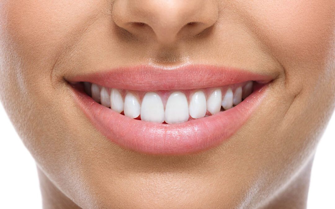 Tandlægerne på Alléen: Hvide tænder og kroner samme dag